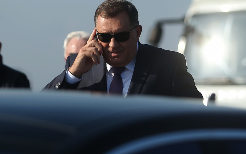 Dodik je prvi u Republici Srpskoj IMAO MOBILNI TELEFON