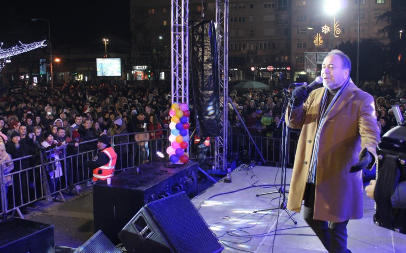 Bijeljinci sa Marinkom Rokvićem ispratili 2019. godinu /FOTO/