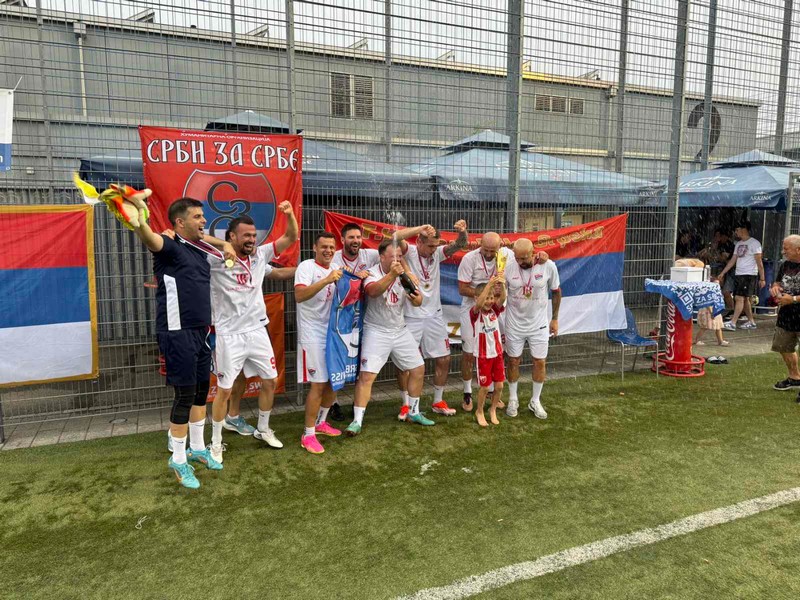 Humanitarni turnir u Cirihu: Fudbal zaigrao i konzul, sve oduševio gest ekipe iz Srpske (FOTO)