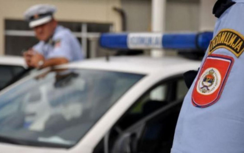 Ostavio upaljen auto u Modriči, lopov sjeo i odvezao se