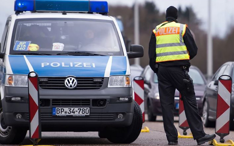 Među koljenima pivo, u ruci nevažeća dozvola: Vozač iz BiH šokirao njemačku policiju