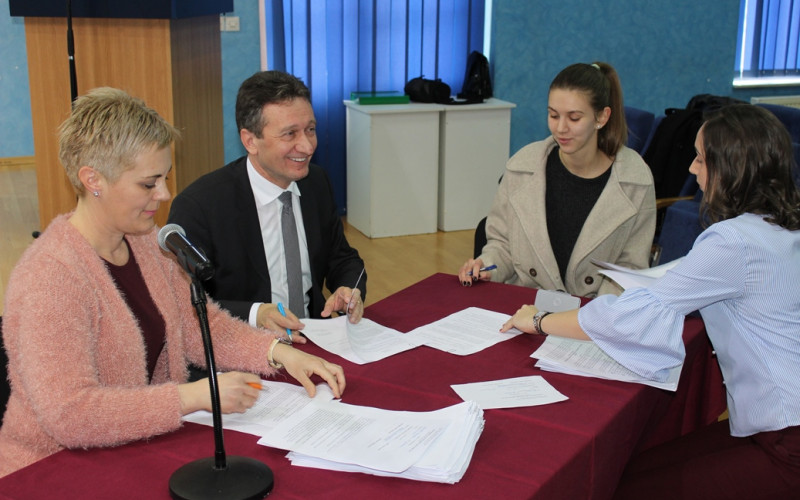 Potpisani ugovori o stipendiranju 63 studenta