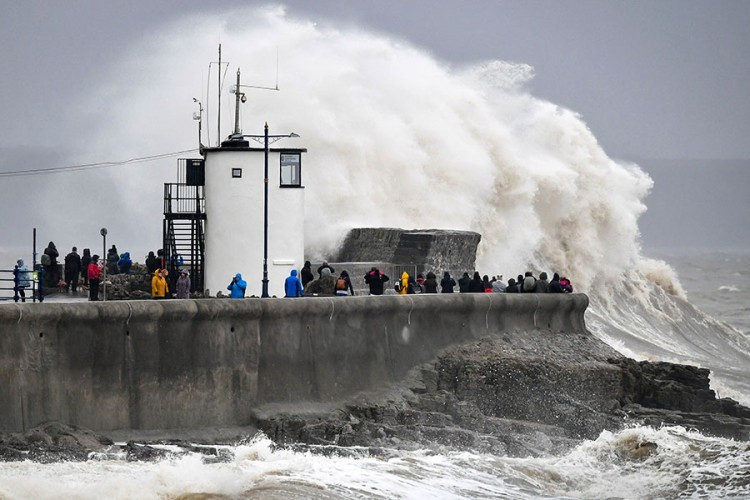 Izdat najveći broj upozorenja ikad zbog oluje u Engleskoj