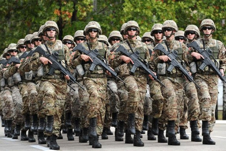 Vojnicima Crne Gore zabranjuju učešće u litijama?