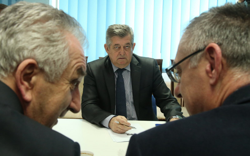 MIĆIĆ NE ODSTUPA OD SPORAZUMA SA DODIKOM Otkrivamo šta se dešavalo na Predsjedništvu SDS