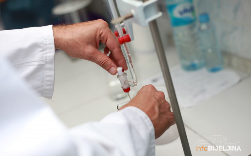 Stabilno stanje oca i sina iz Banjaluke, koji imaju virus korona