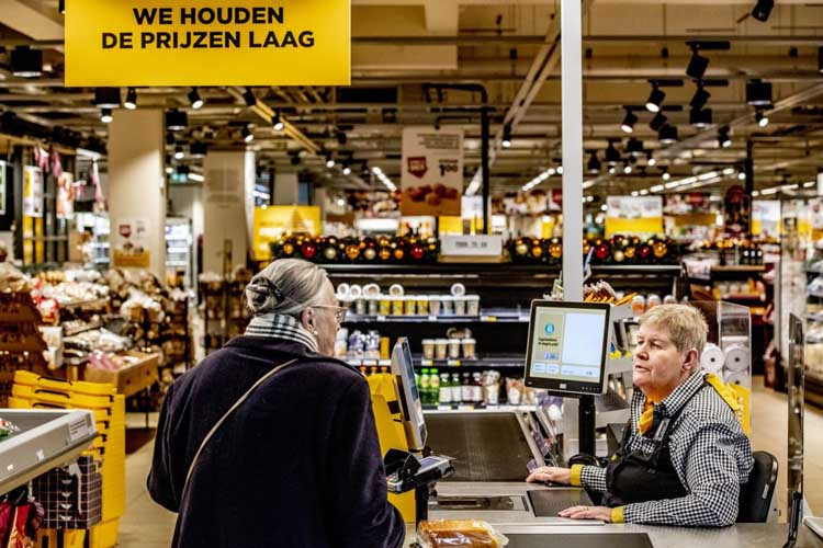 Supermarket u Holandiji uveo kasu za pričanje s usamljenim kupcima