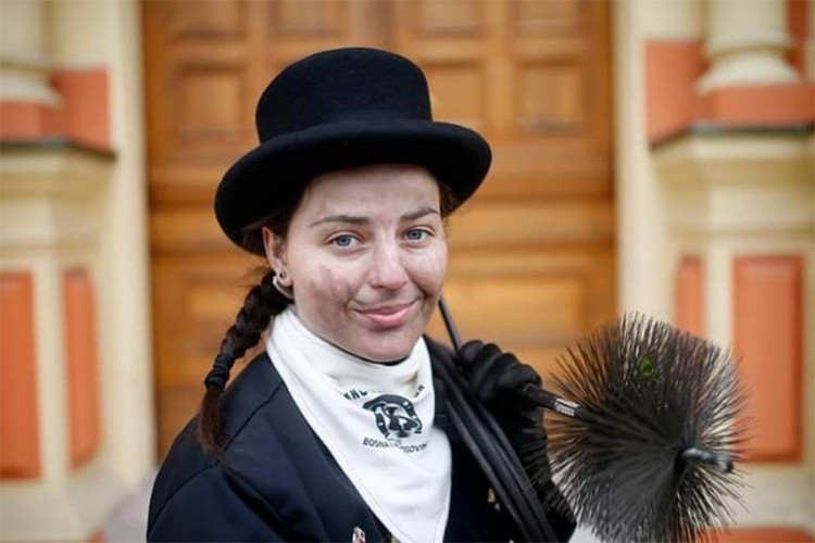 Brčko: Dimnjačarka Dajana uzor u svojoj zajednici