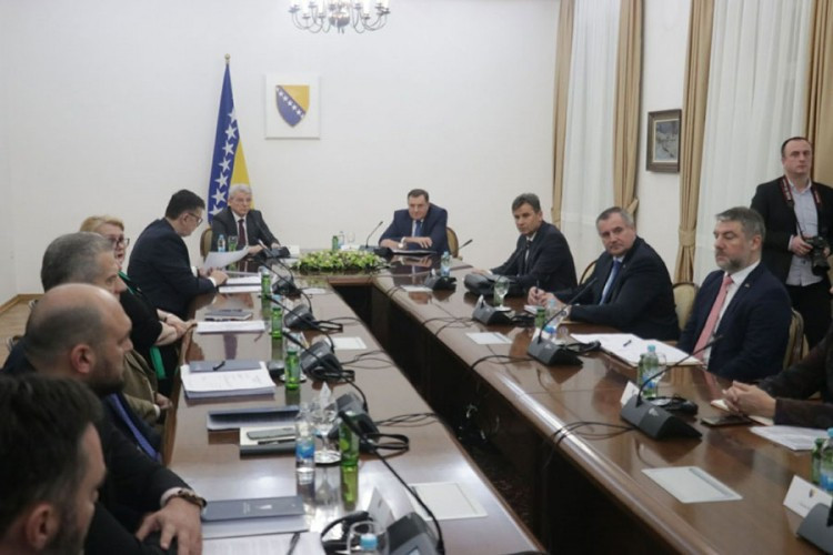 Predsjedništvo BiH donijelo 18 zaključaka u vezi s virusom korona