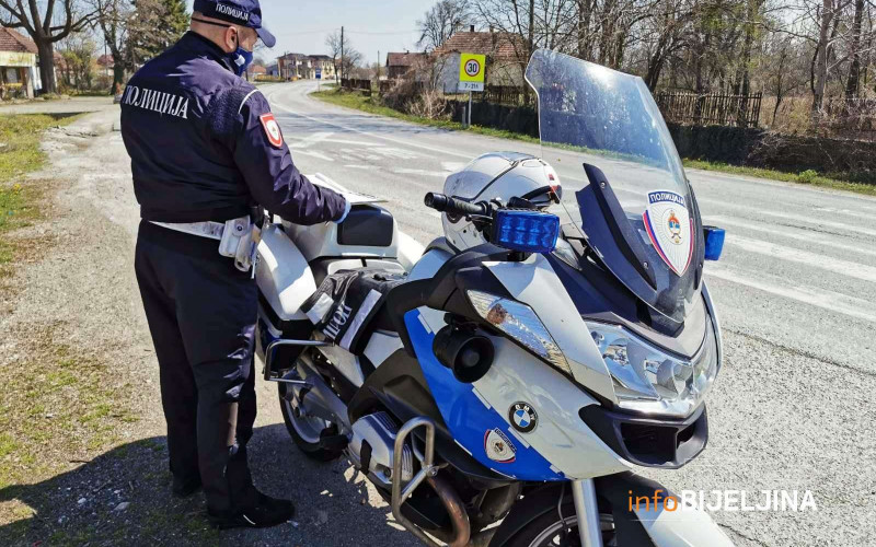 InfoBijeljina na izlazima iz grada: Policija kontroliše svako vozilo /FOTO/