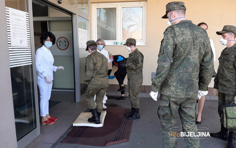 Ruski stručnjaci stigli u Bijeljinu, u toku sastanak sa rukovodstvom Bolnice /FOTO/