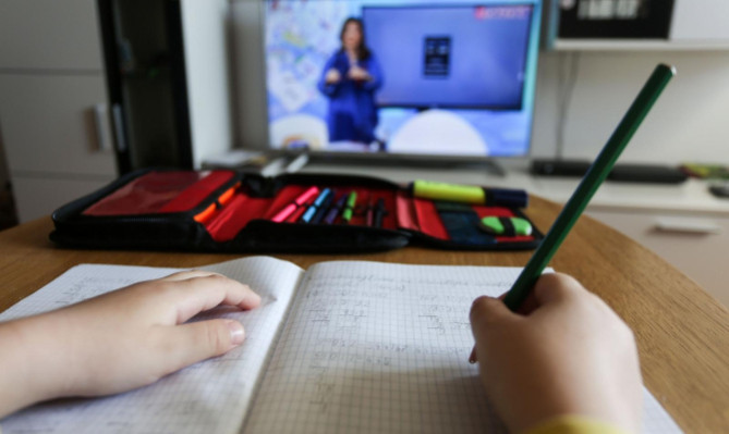 Pripremljena radna verzija uputstva o ocjenjivanju đaka: Zaključna ocjena biće zbir svega urađenog