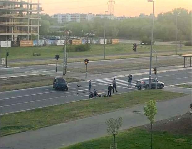 Još jedan sudar na POTPUNO PRAZNOJ ulici Novog Beograda! (FOTO)