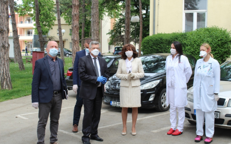 Mićić obišao kovid-bolnicu /FOTO/