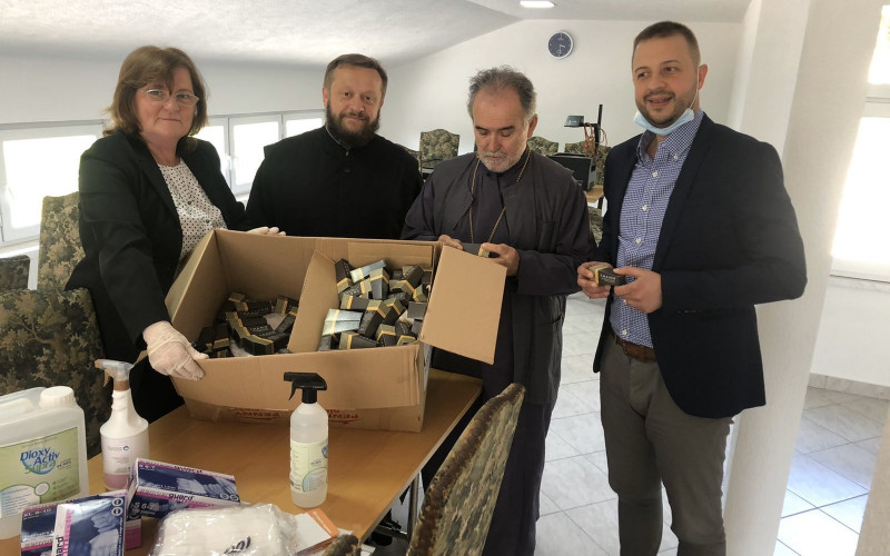 „Trojeručica“ donirala Domu zdravlja Lopare maske i dezinfekciona sredstva