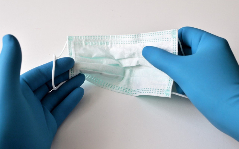 Da li je potrebno da nosite masku dok se vozite u automobilu?