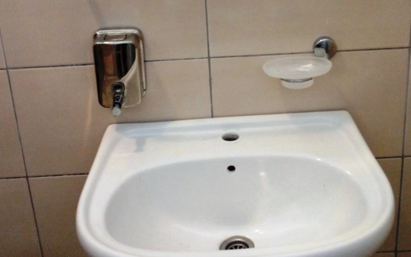 UIO apeluje na korisnike novog terminala u Gradiški: “NE KRADITE ČESME I CRIJEVA ZA TUŠEVE”