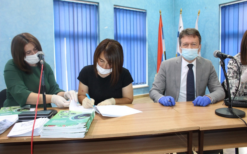 Ugljevik: Plastenici za 24 poljoprivrednika