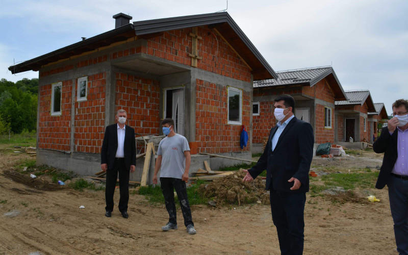 Lopare: Gradnja kuća u naselju Slatina