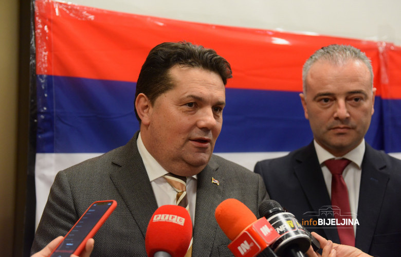 Ujedinjena Srpska čestitala Dan Vojske RS