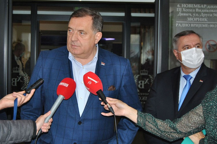 Dodik: Neće biti knjiženja vojne imovine koja se nalazi u RS na BiH