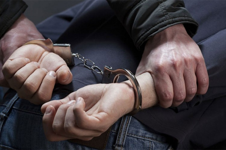Banjalučanin bježao od policije pa uhapšen, pronađeno 1.850 g droge