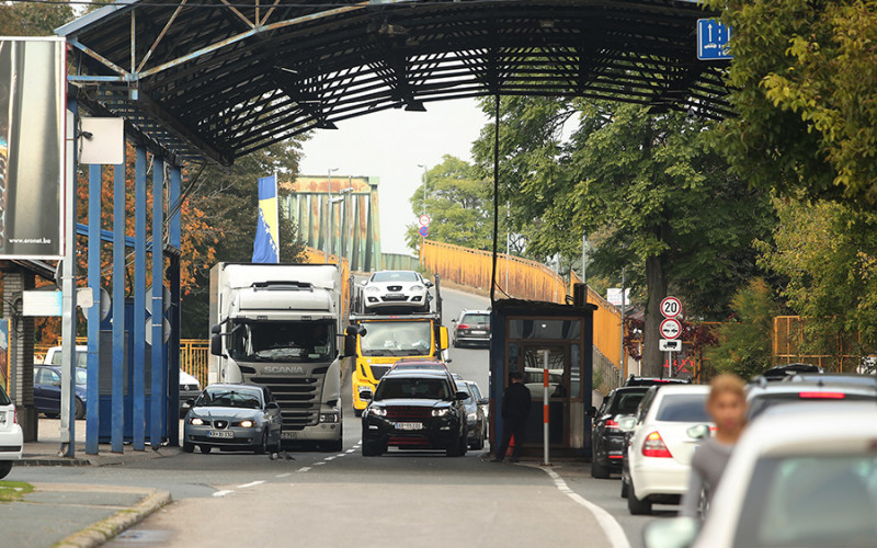 Linije ponovo UKINUTE I PROLONGIRANE: Autobusi iz BiH VRAĆENI s granice u Hrvatskoj