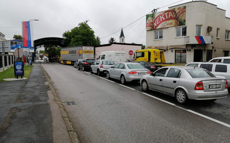 Gužve na pojedinim graničnim prelazima u BiH, evo i NA KOJIM