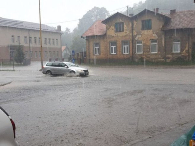 Veliko nevrijeme pogodilo dijelove BiH, najteže u Tuzlanskom kantonu
