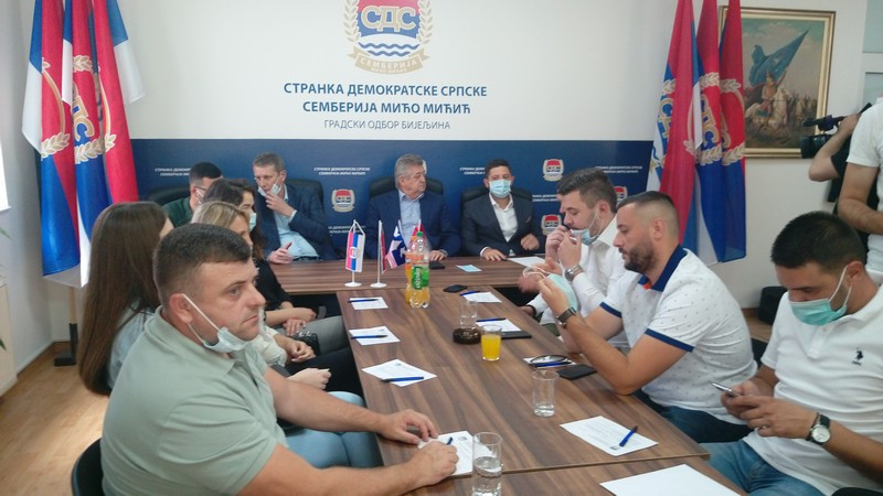 SDS Semberija: Predstavljen sekretarijat stranke i novi članovi