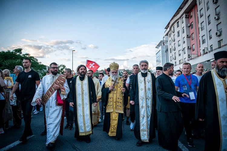 Svešteniku iz Danilovgrada u pritvor zbog litije