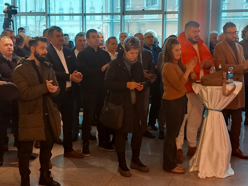 Bijeljina: Položeni vijenci povodom Dana Republike, Grad organizovao svečeni prijem (FOTO)