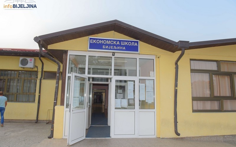 Dva nova zanimanja: Počeo upis učenika u bijeljinskim srednjim školama