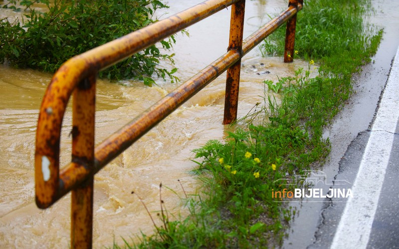 Bijeljina: Rijeka Lukavac u Donjoj Bukovici izlila na njive