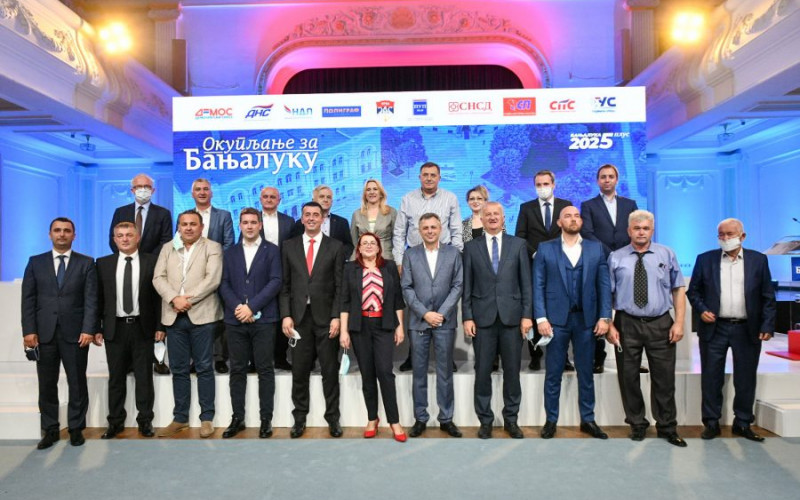 Radojičić potpisao koalicioni sporazum sa devet partija