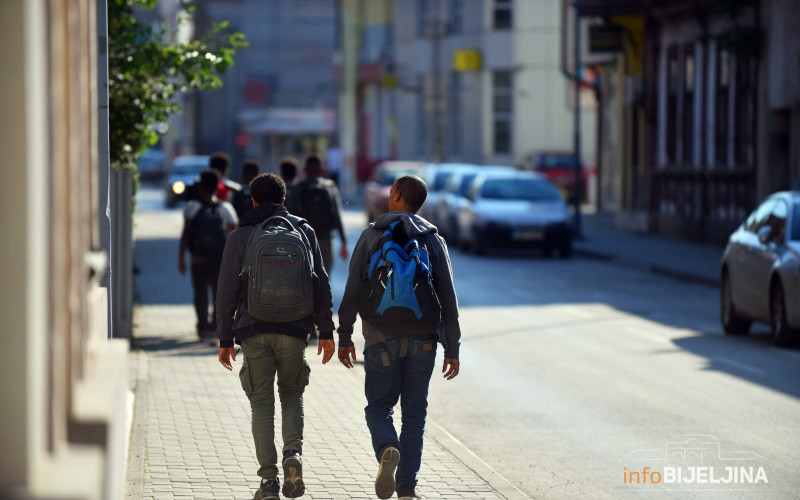 Bihać: U napuštenom objektu pronađeno više od 600 migranata