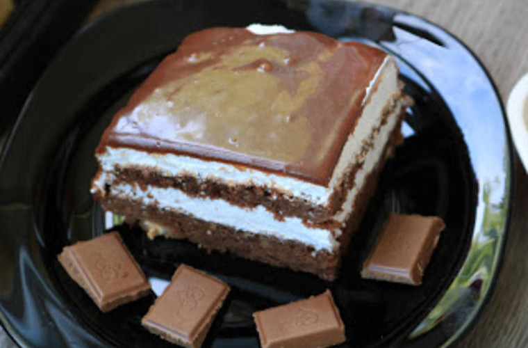 Čokoladni kolač sa pavlakom: Ukus pravog uživanja