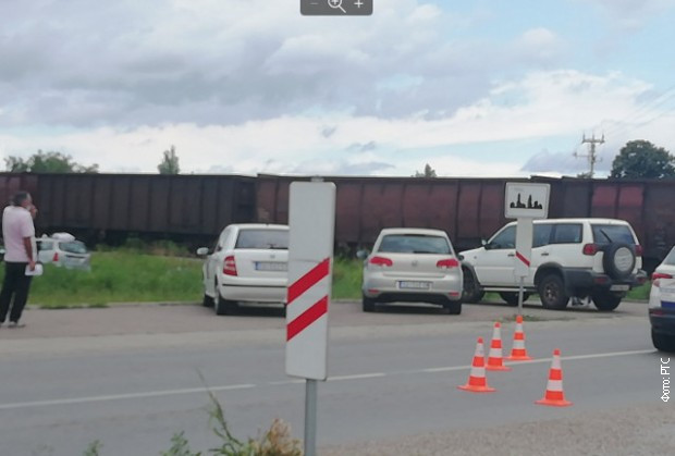 Voz naletio na automobil kod Šapca, dvoje poginulo