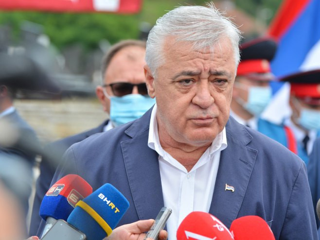 Savčić: Prestati finansirati Salkića i njegov kabinet