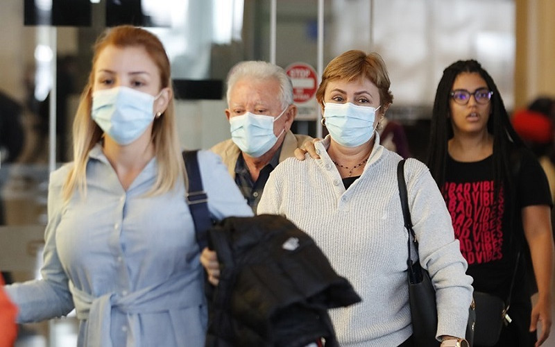 Maske će se nositi barem do proljeća?