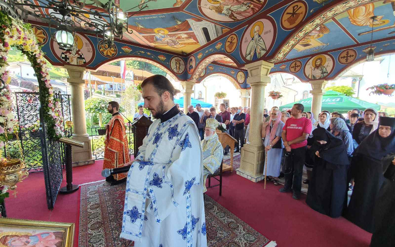 Narodni sabor u manastiru Tavna na Veliku Gospojinu (FOTO)
