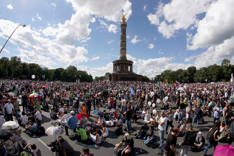 Policija prekinula miting u centru Berlina