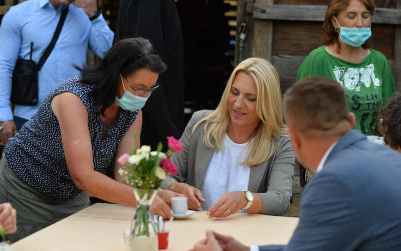 Predsjednik Republike u posjeti semberskom etno domaćinstvu