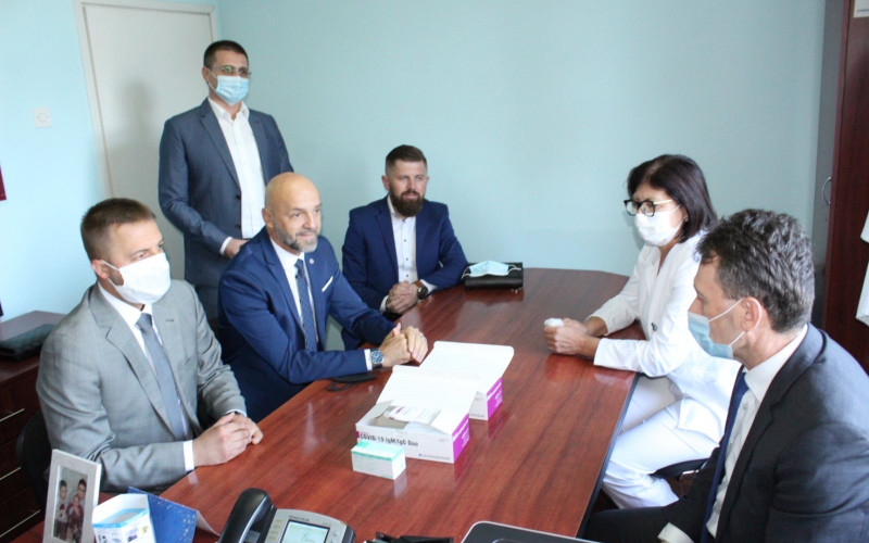 Privrednik iz Njemačke poklonio brze kovid testove vrijedne 3.500 evra