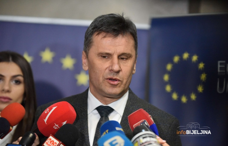 Novalić najavio još 100 miliona KM pomoći najpogođenijim sektorima