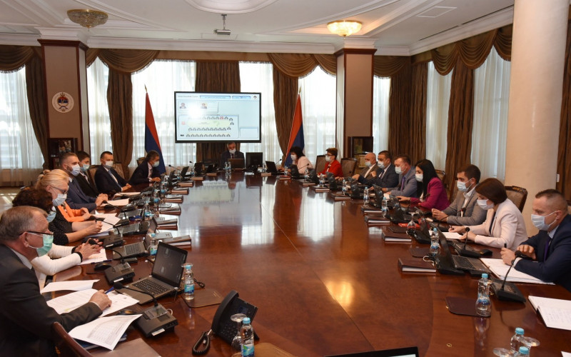 Policija uključena u kontrolu mjera, broj gostiju zavisi od kvadrature