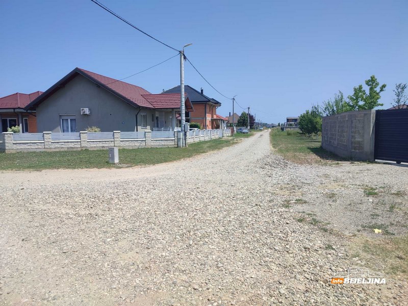 Deset godina grade naselje Knez Ivo u Bijeljini, još nisu završili: “Dali smo pare, a skoro ništa nismo dobili” (FOTO)