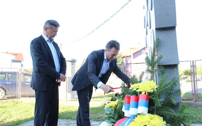 Pomen poginulim borcima iz Novog Naselja kod Ugljevika