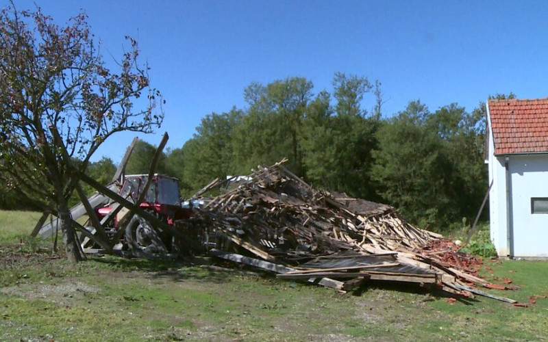 NEVRIJEME PROTUTNJALO SEMBERIJOM Mještani Čađavice zbrajaju štetu nakon jake oluje