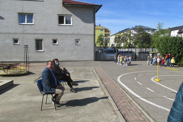 Pomoćnik ministra Cvijanović sa djecom u vrtiću 